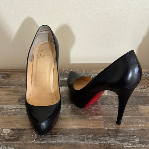 Christian Louboutin Black Heels Timeless Sophistication - Picture 4 of 4